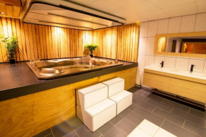 Luxus Familienvilla mit Jacuzzi & Sauna